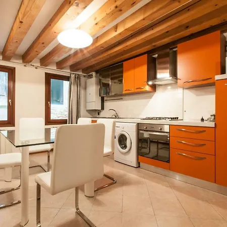 Ca'giustinian Apartment
